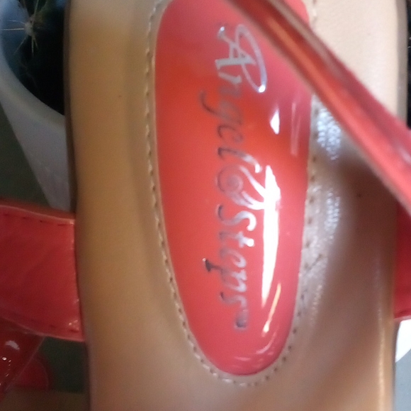 Angle Steps Criss cross Strappy Sandals - Picture 4 of 6